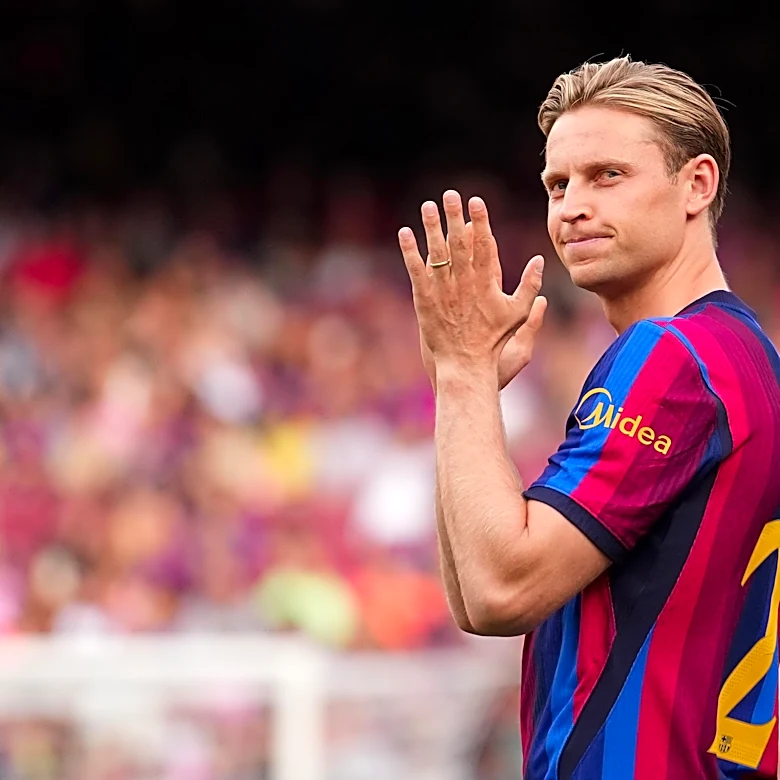 ‘He’s getting better’ – Barcelona provide fitness update on Frenkie de Jong