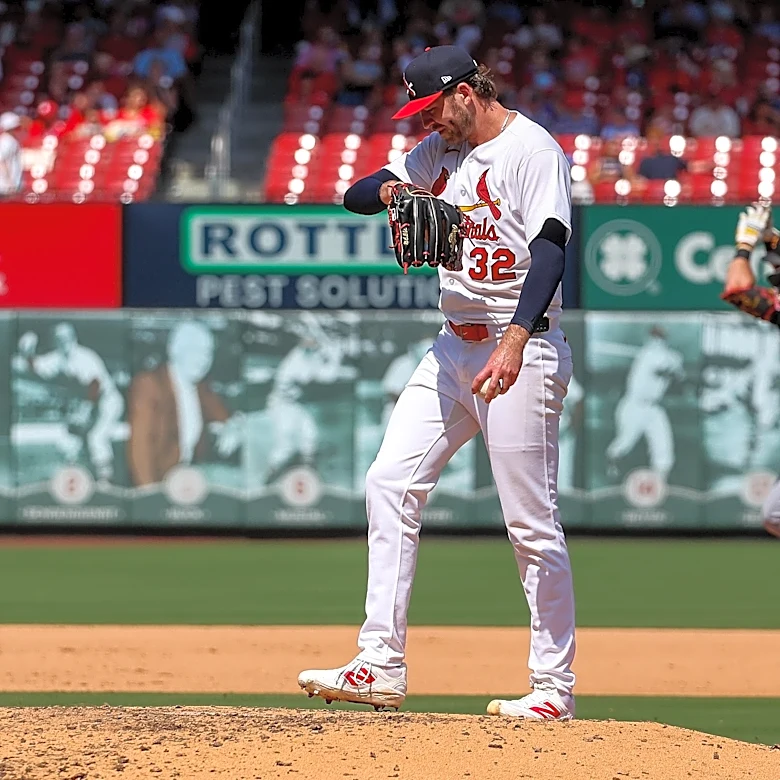 Pirate Homers, Cardinals Sloppy Play Help Pittsburgh Win Series Sunday