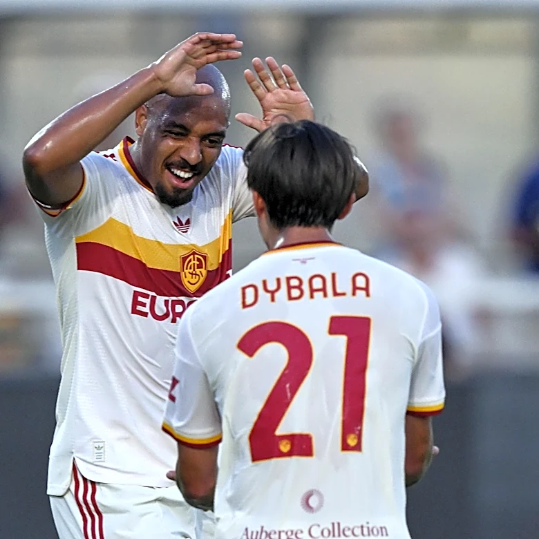 Malen’s Brace Powers Roma to 4-0 Win Over Lecce