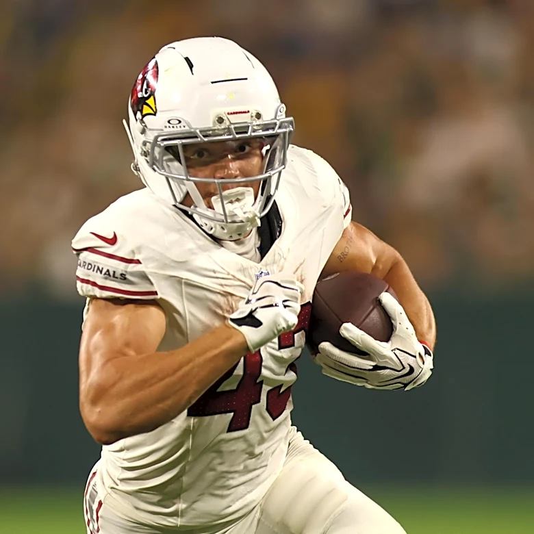 Arizona Cardinals re-sign 14 players to practice squad