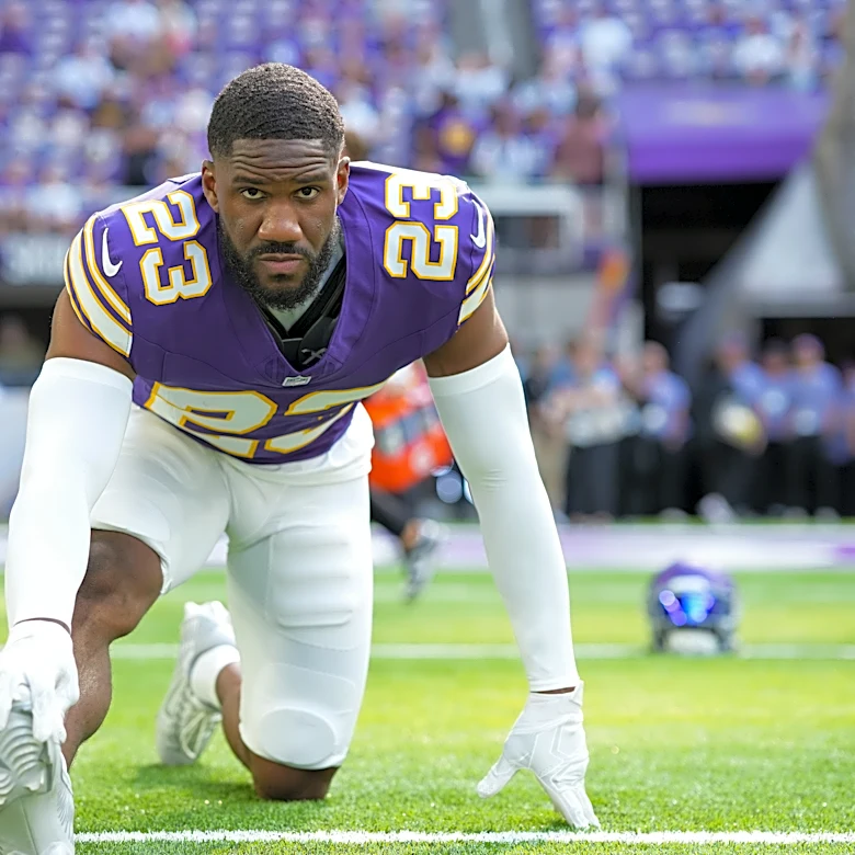 Washington Commanders re-sign Fabian Moreau, Shy Tuttle after roster cuts