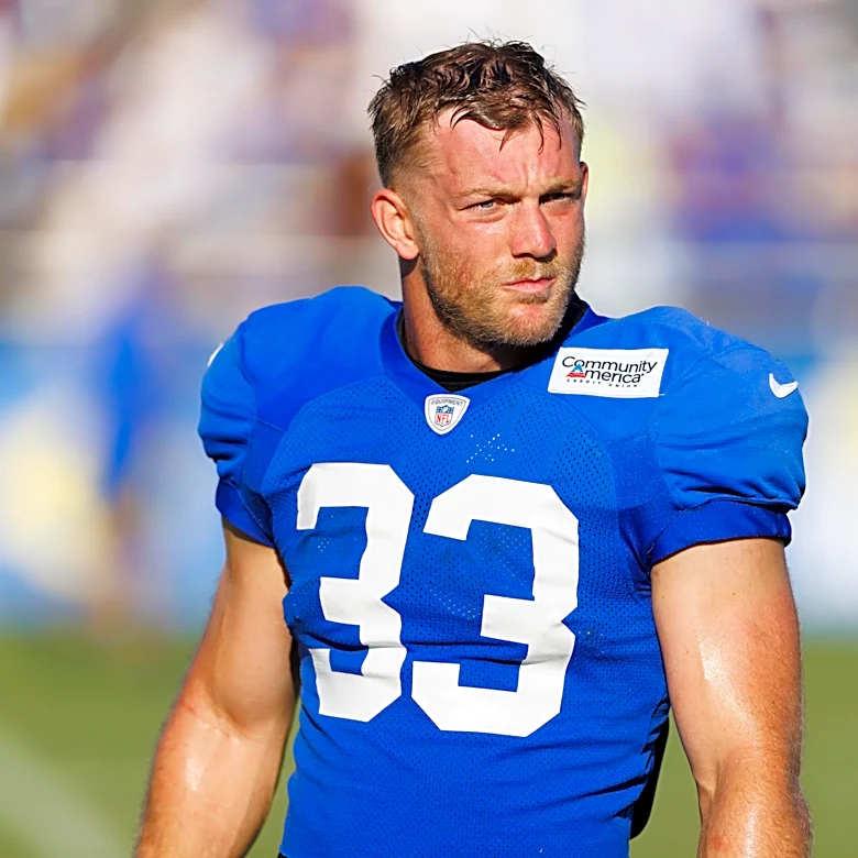 Rams sign 17 players to practice squad