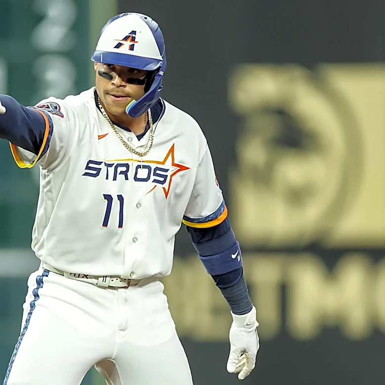 Velazquez, Smith Power Astros Past White Sox 6-3