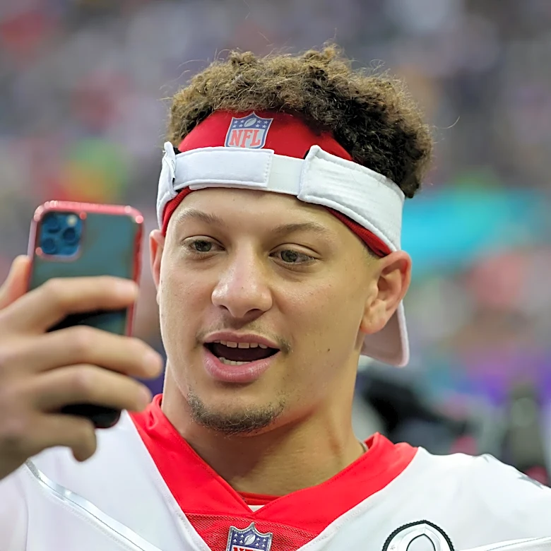 Get the best of Arrowhead Pride on the new SB Nation app