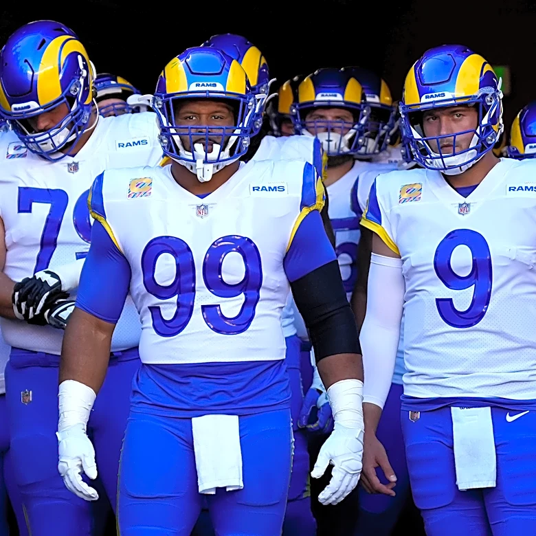 Aaron Donald returns to Rams (salary cap)