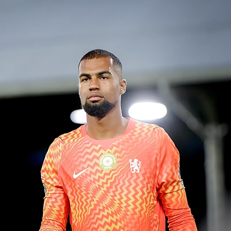 Official: Como 1907 sign Robert Sánchez on loan from Chelsea