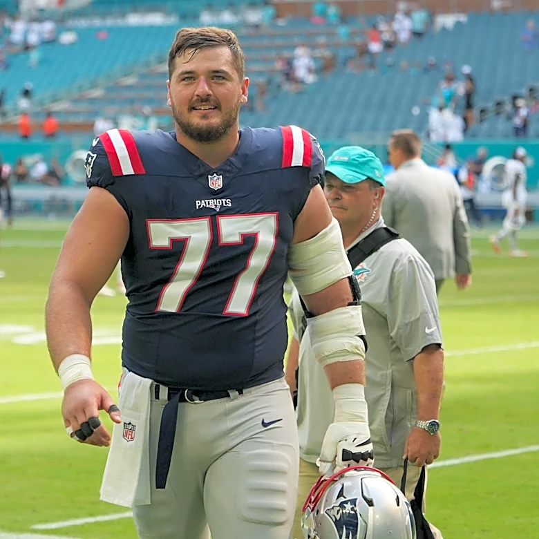Patriots re-sign Ben Brown, add rookie linebacker amid series of moves
