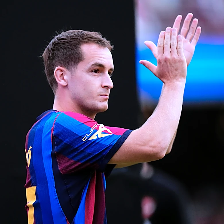 Barcelona verbally agree Marc Casado transfer with Deportivo