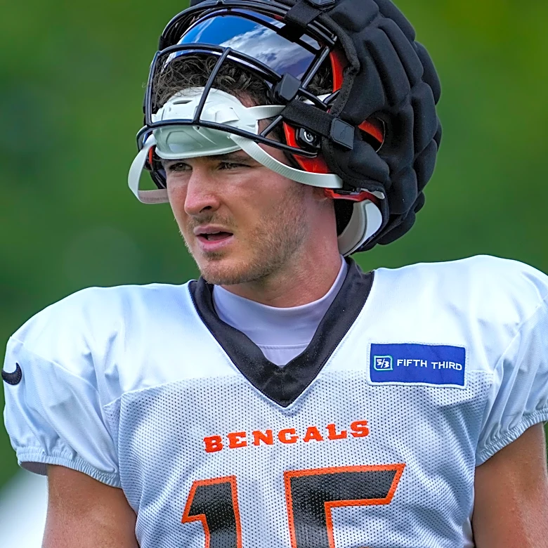 Giants sign Charlie Jones to practice squad