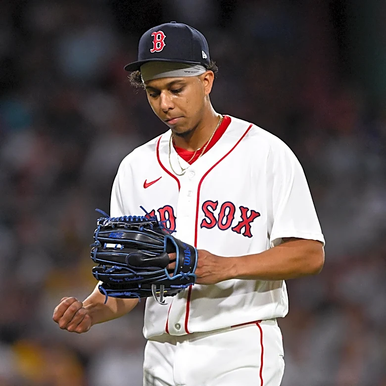 Mariners maul Red Sox as Boston plays the logistics game