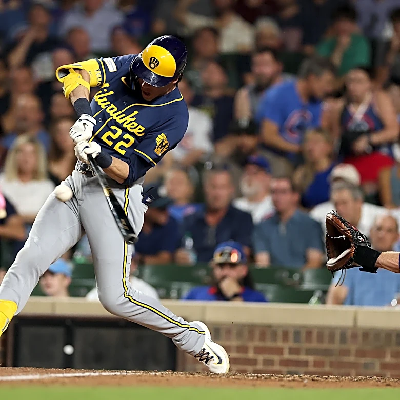 Yelich Blasts Brewers to victory, avoiding an error-filled night