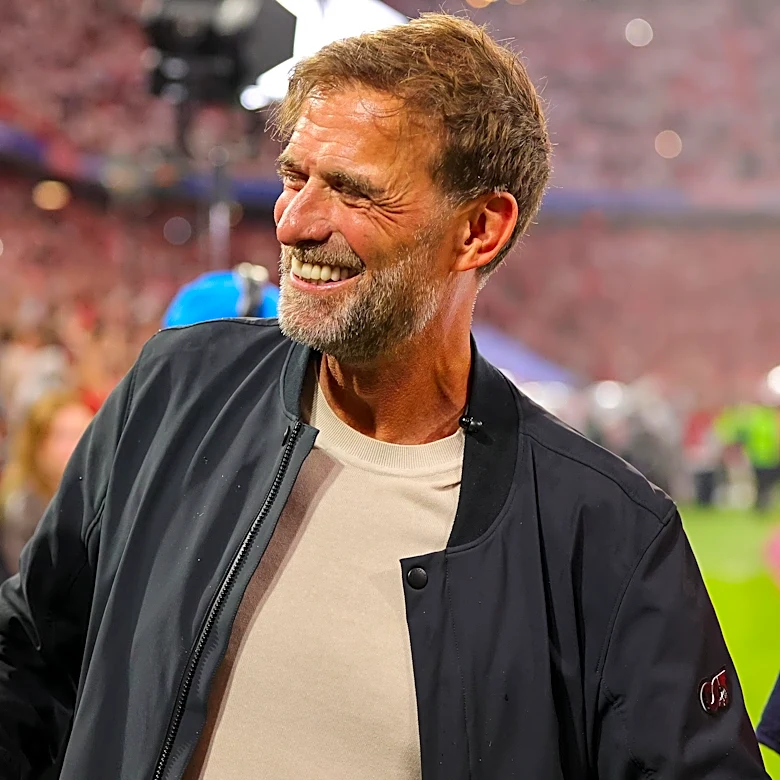 Bayern Munich News: FC Bayern’s Uli Hoeneß still wary of big praise for Jürgen Klopp; Some last minute moves you might’ve missed; and MORE!