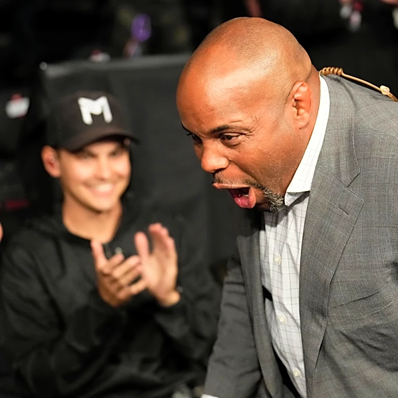 Darren Till roasts ‘potato head’ Daniel Cormier for defending Usman at UFC Shanghai, Dana White chimes in