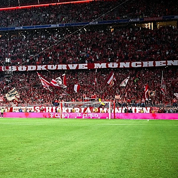 Bayern Munich fans hit out at rumored 5% sale with banner
