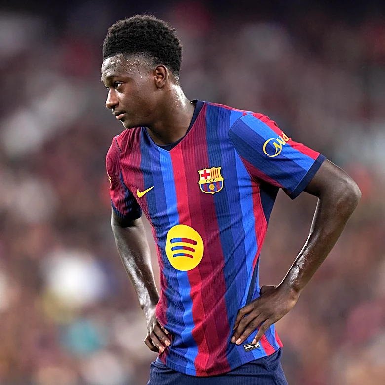 Barcelona new signing Jesse Bisiwu stretchered off with ankle injury