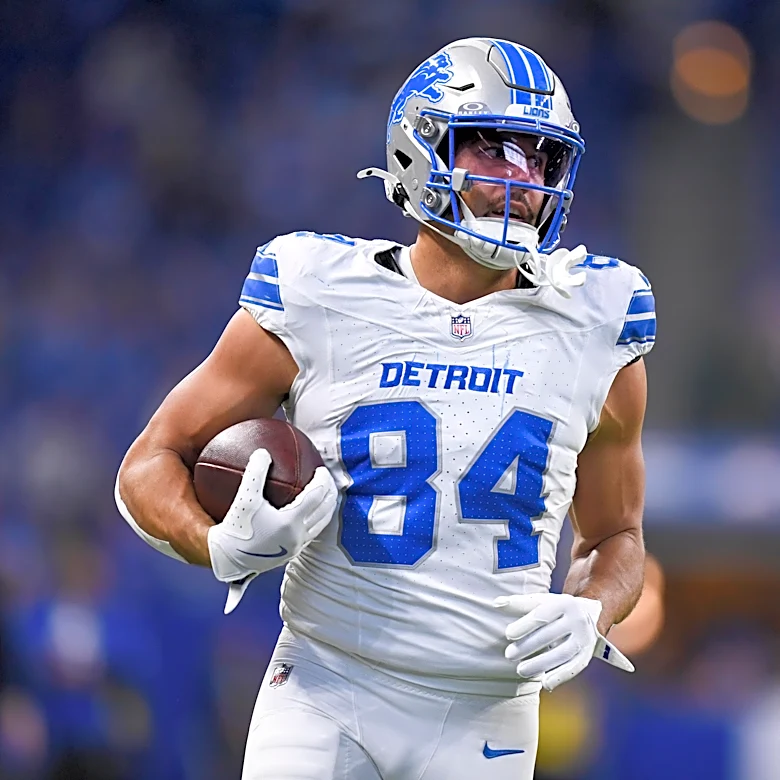 Patriots sign tight end Shane Zylstra to practice squad, reach settlements with two rookies