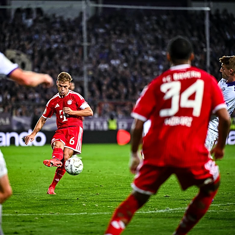 Bayern Munich coach Vincent Kompany dishes on Joshua Kimmich’s trademark chip pass