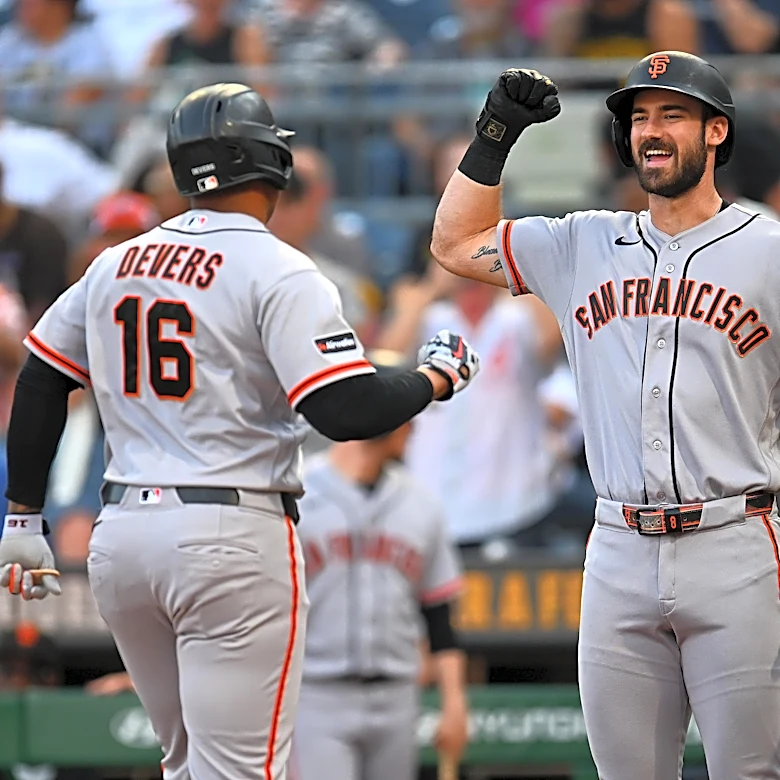 Giants play solid and sound baseball, beat Pirates