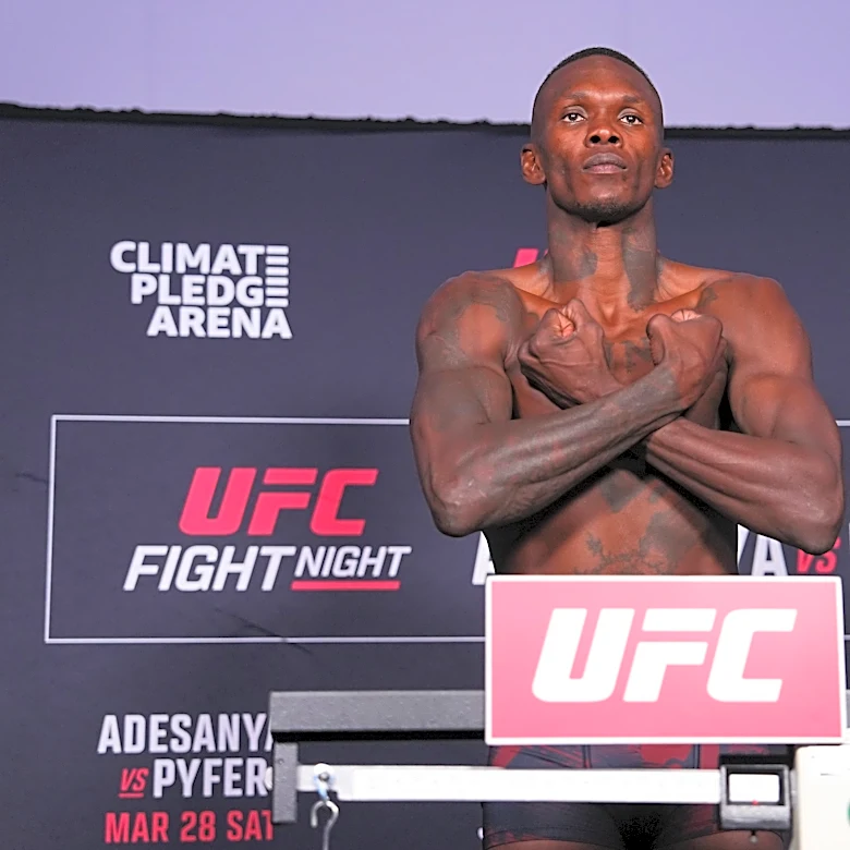 New camp revealed? Israel Adesanya arrives in Australia to train with Alexander Volkanovski