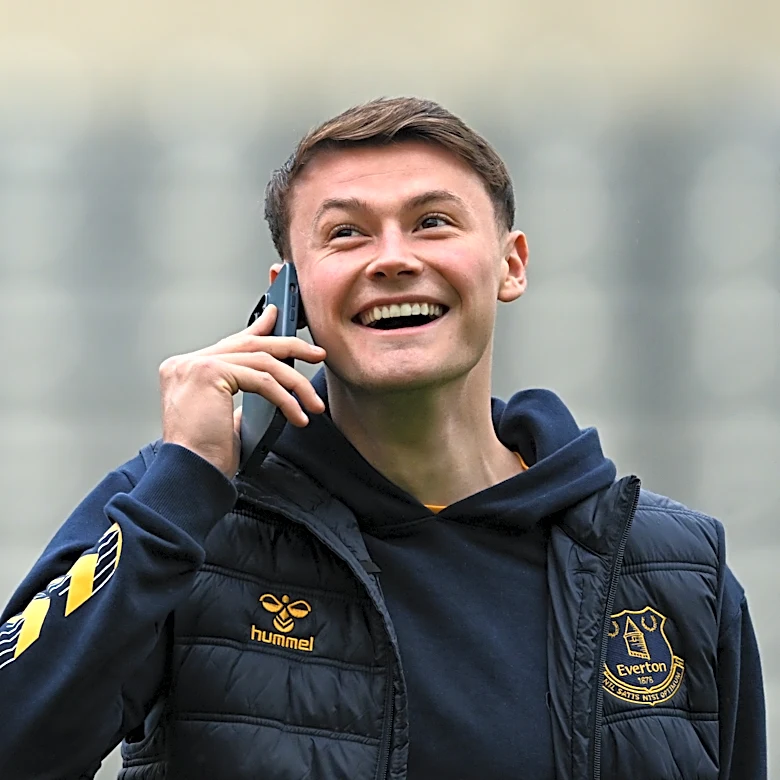 Outgoing fullback aims jab at Moyes after Everton exit