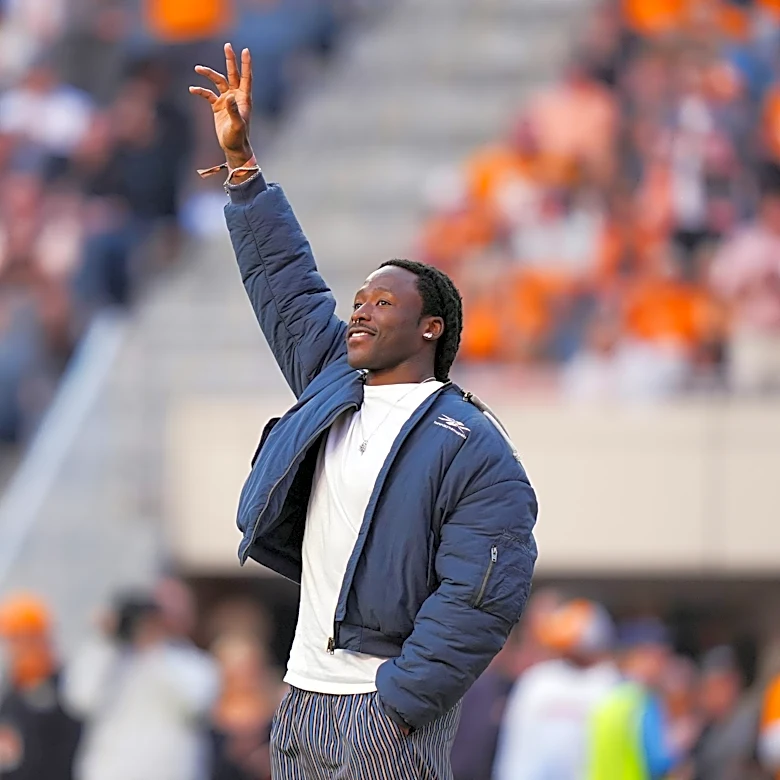 Tennessee honors Alvin Kamara at Neyland Stadium