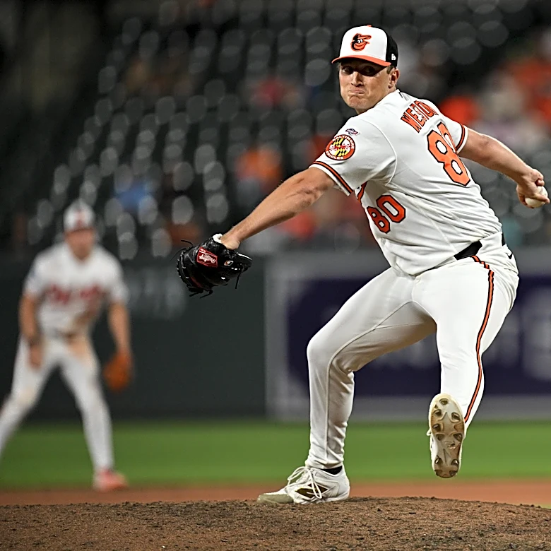Mets claim Cameron Weston, option Shawn Ross
