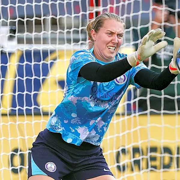 Orlando Pride loan goalkeeper Anna Moorhouse to Manchester City