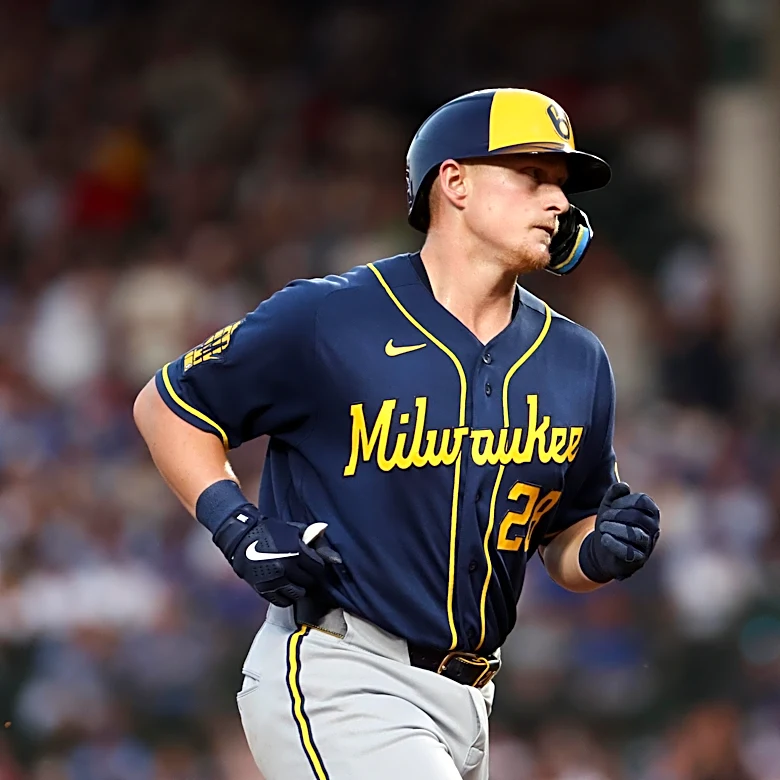 Brewers’ bats go quiet in 2-1 loss to Cubs
