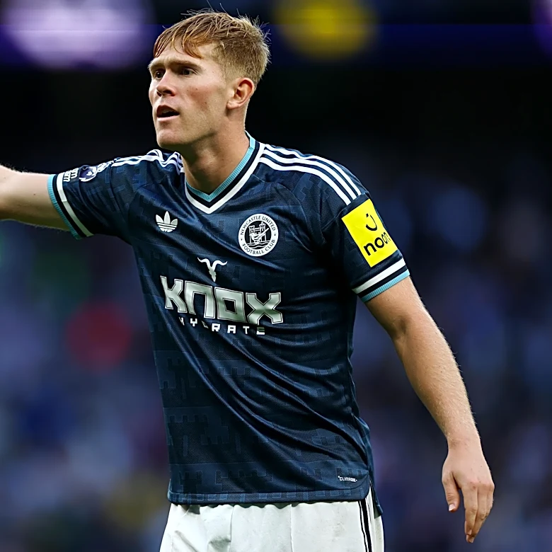Newcastle’s Manager Sends Clear Lewis Hall Message After Man United Transfer Interest