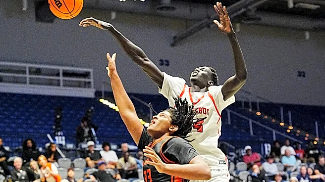 Kentucky Basketball offers 7-footer Akol Nyok