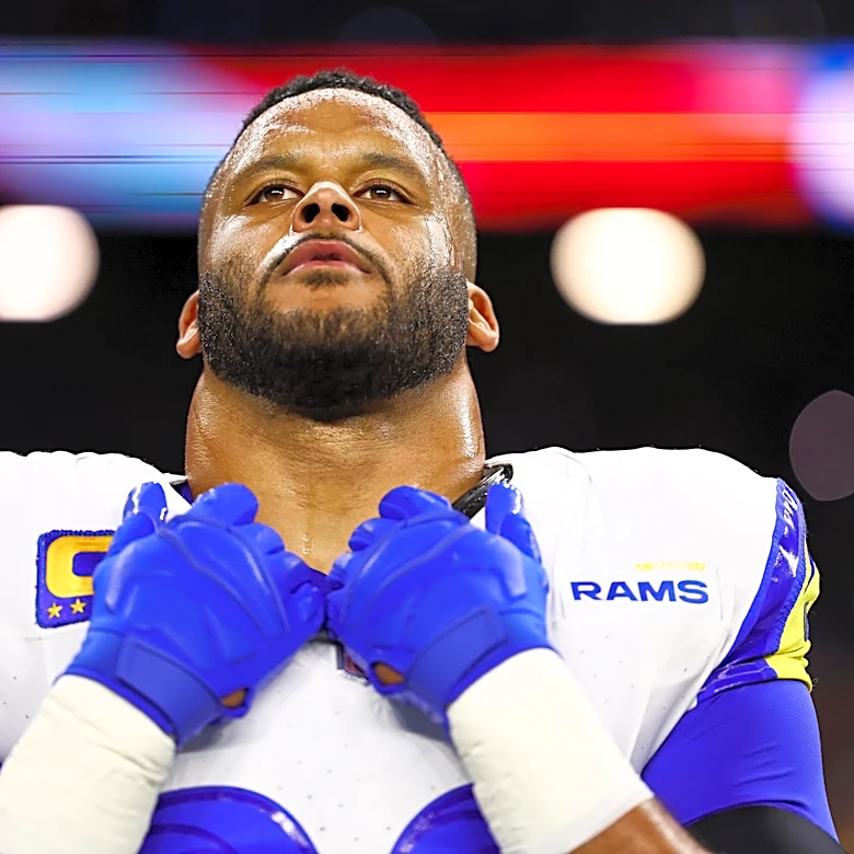 Sean McVay says Aaron Donald will be traveling with Rams to Australia