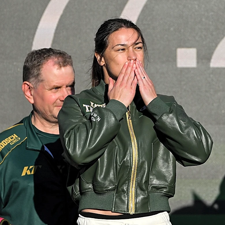 Katie Taylor vs Flora Pili: Live blog, round-by-round and results