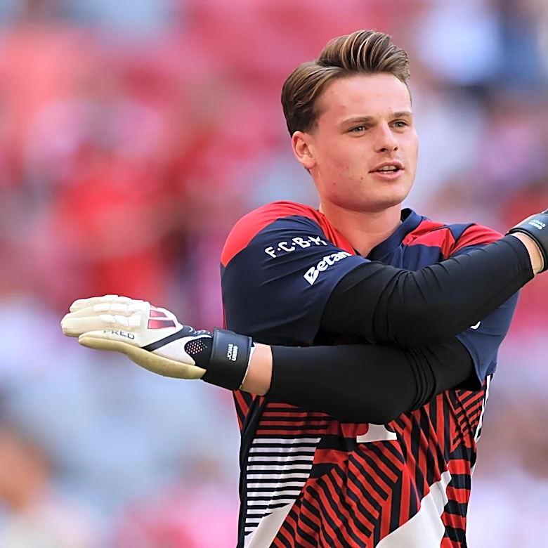 Jonas Urbig knew he had to make move to Bayern Munich