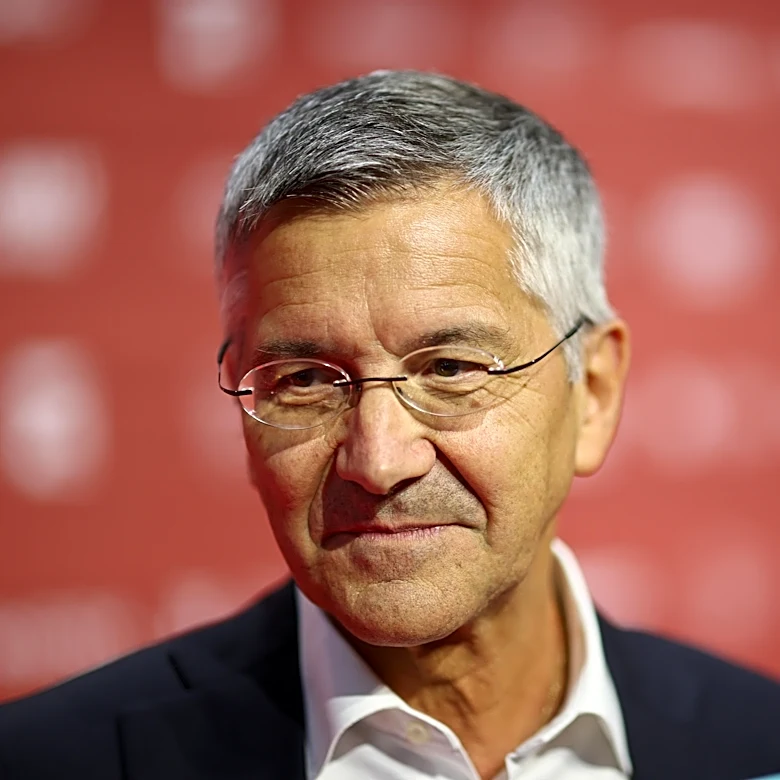 Has the Bundesliga become boring? Schalke 04 and Bayern Munich presidents argue the topic
