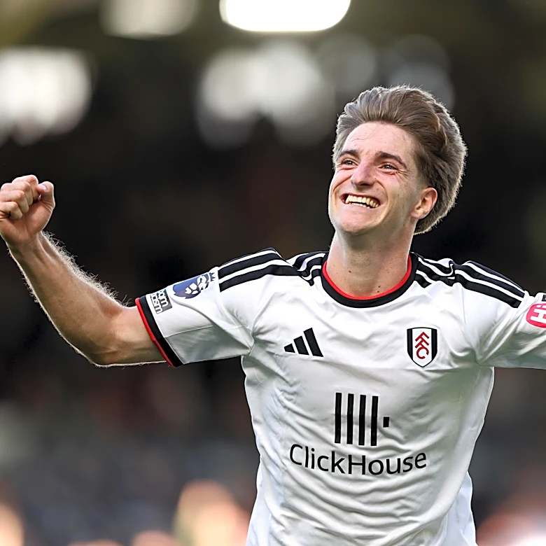Tracker: Cesar Palacios scores for Fulham
