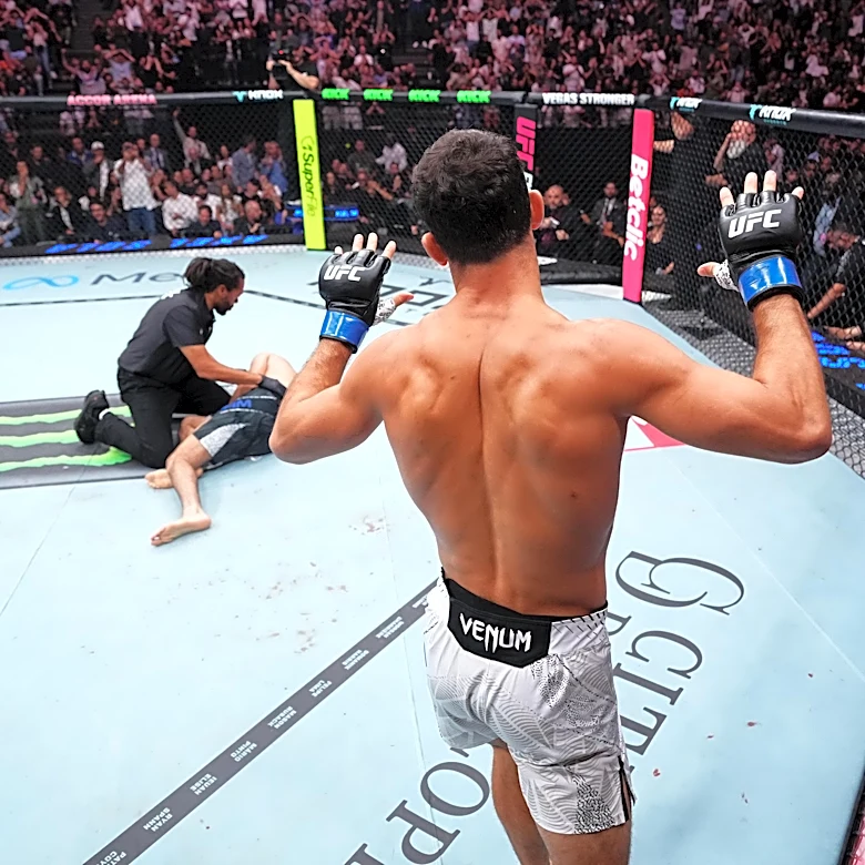Highlights! Axel Sola stuns fellow Frenchman Fares Ziam with scary knockout punch | UFC Paris