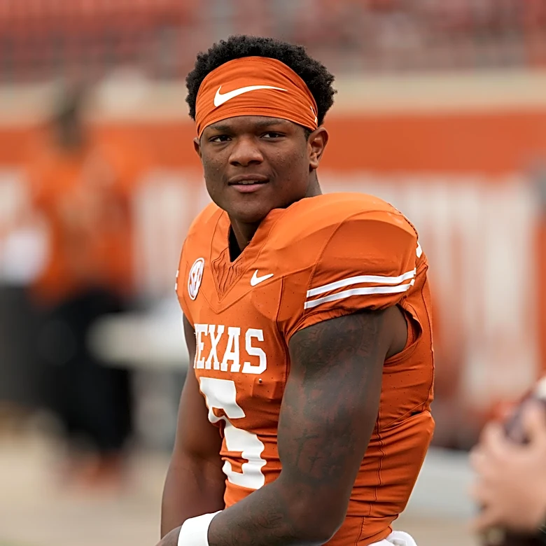 Steve Sarkisian provides injury update on Texas RB Derrek Cooper