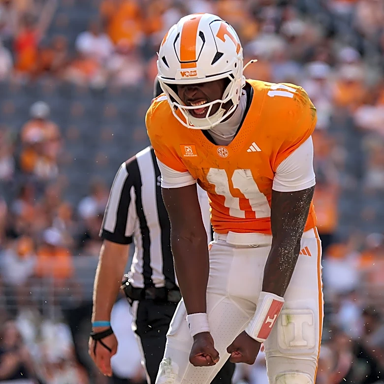 Tennessee rolls through Furman 56-9