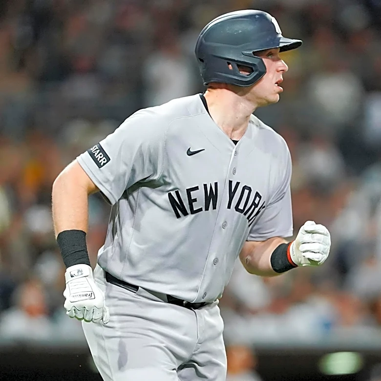Early offense, great relief pitching gives Yankees win over Padres