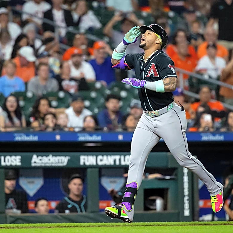 Diamondbacks 4, Houston 3 (10): Runs Plural!