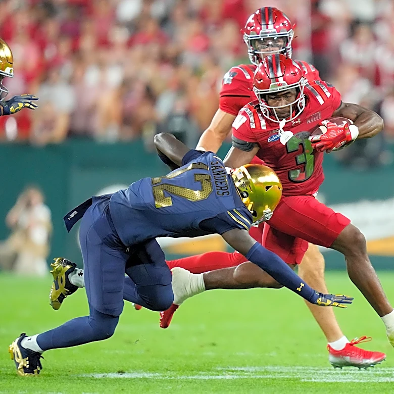 2nd half effort, costly pick six lead Notre Dame to blowout win over Badgers