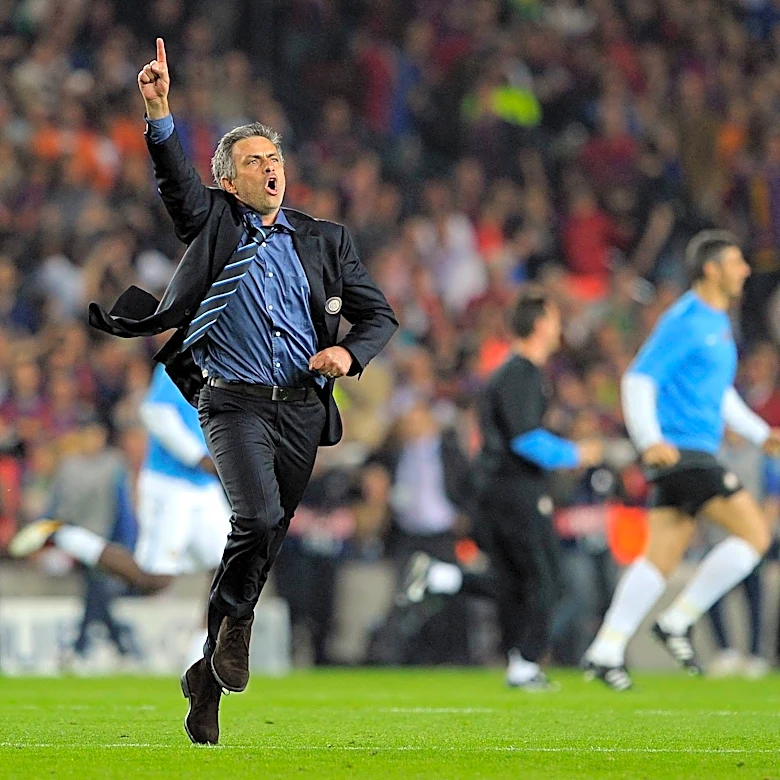 Mourinho gets a sprinkler—and a reminder of his famous Camp Nou celebration