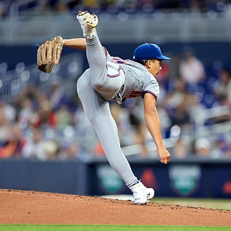 Mets capitalize on Marlins defensive miscues to earn Tong the win in his first start
