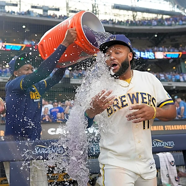 Chourio’s late heroics lead Brewers over Cubs in Labor Day thriller