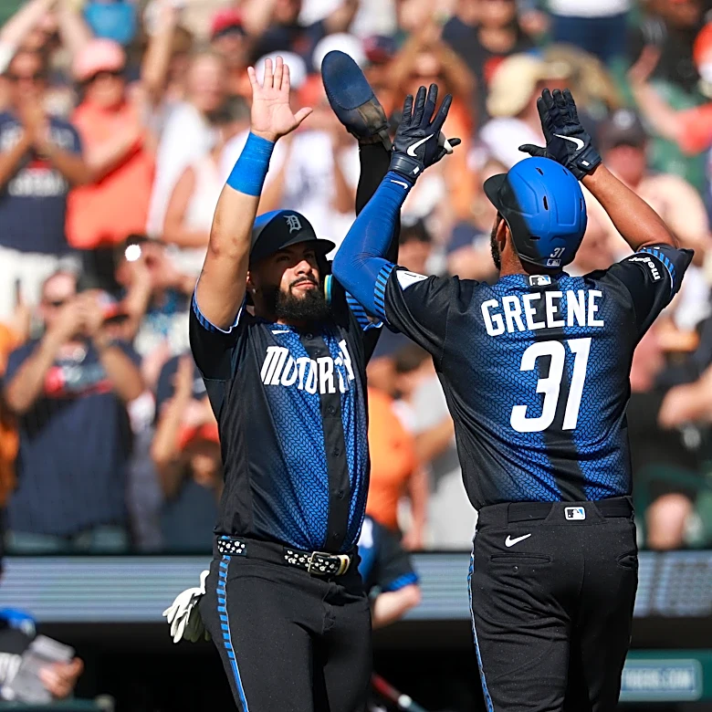 Homers power Tigers in victory over Twins
