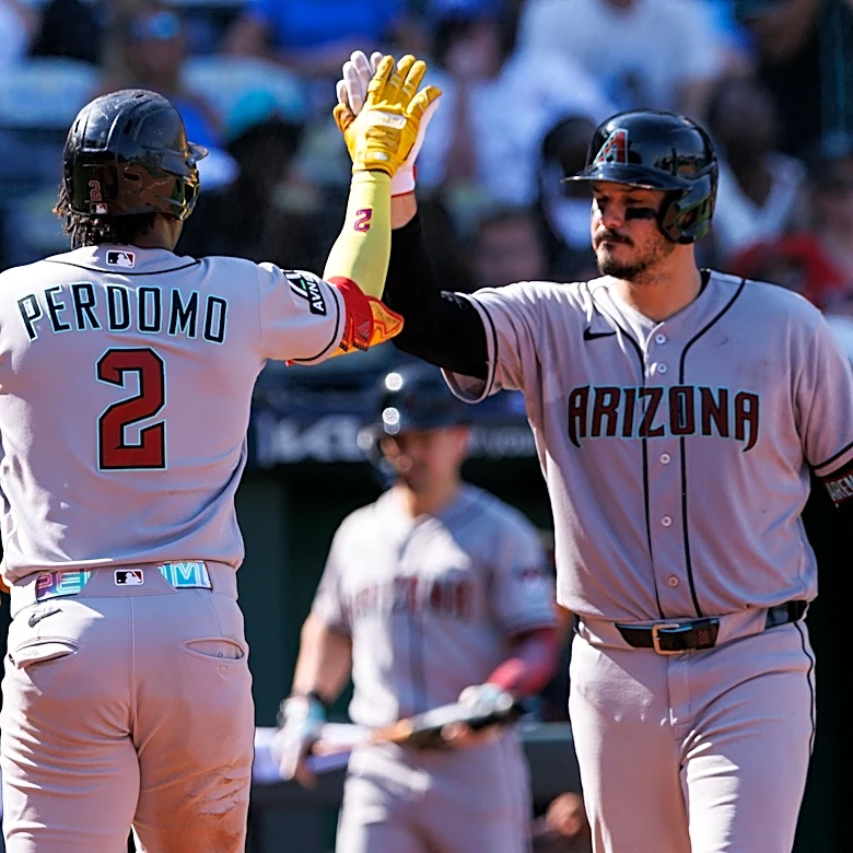 Diamondbacks 5, Royals 4: Labor-ious victory