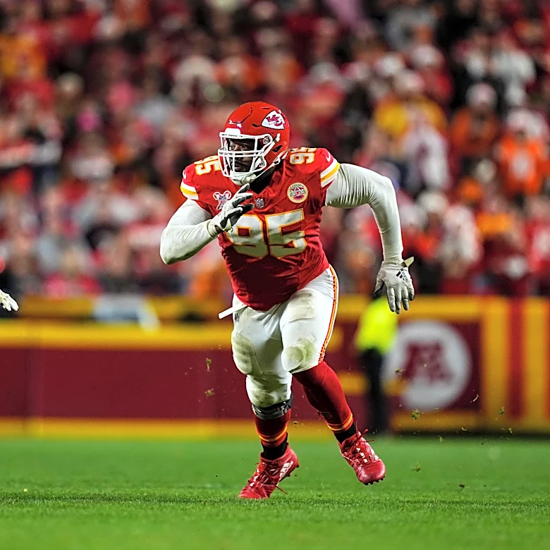 Chiefs begin week as favorites over the Broncos in Week 1