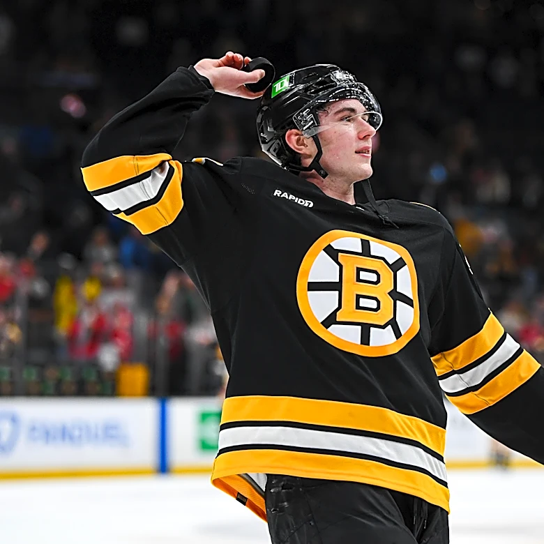 Bruins sign Fraser Minten to 7-year extension