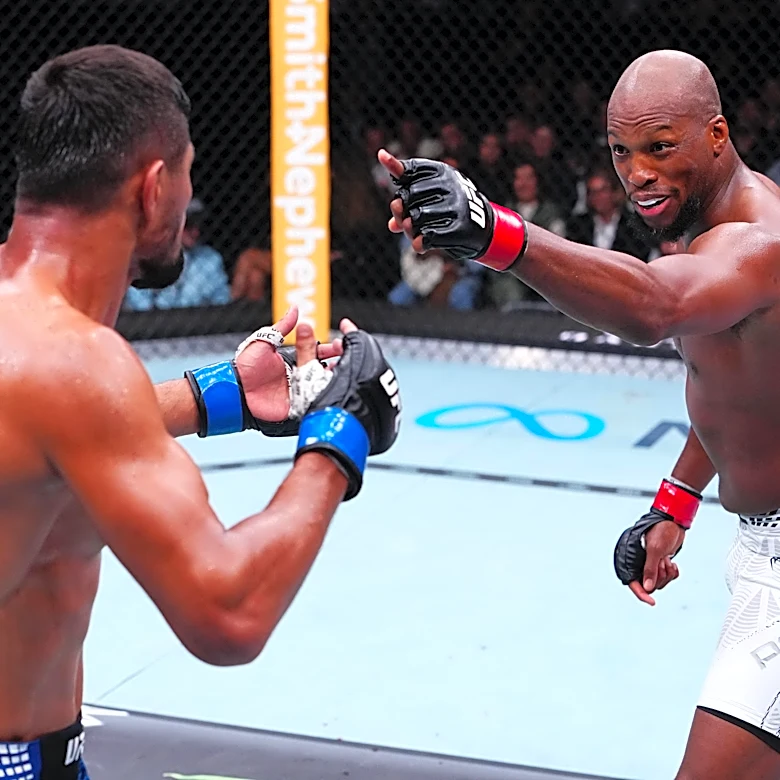 Former champ praises Michael Page’s point-fighting: Must have ‘live feed’ of judges’ scorecards