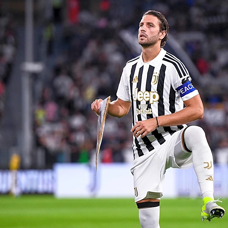 OFFICIALLY OFFICIAL: Manuel Locatelli undergoes knee surgery, could miss 5-6 months